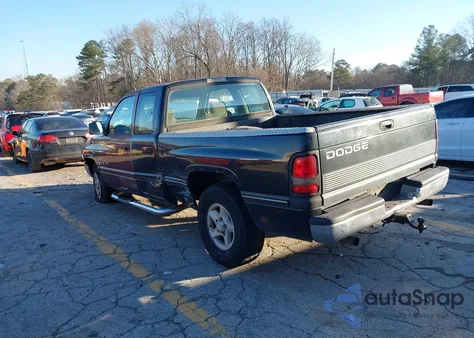 1996 Dodge Ram 1500 z USA, uszkodzony, nr VIN 1B7HC13Z2TJ161961